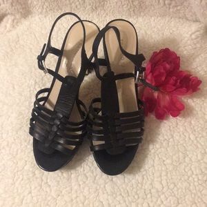 ✔️Price drop ✔️Franco Sarto black strapy heel